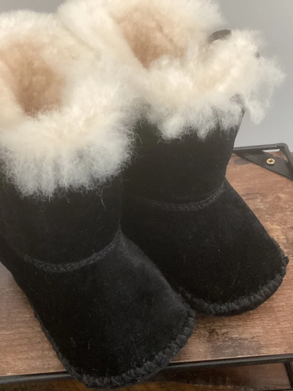 NIB UGG Infant Jesse Booties Black Suede Sheepskin Size 0/1 Unused Box & COA